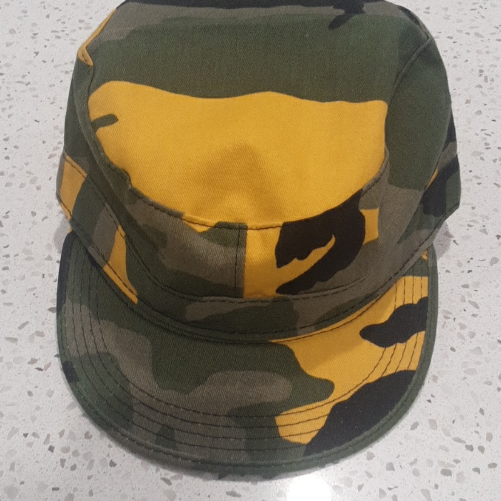 Made-in-USA Camo Fitted Cap YL NEW